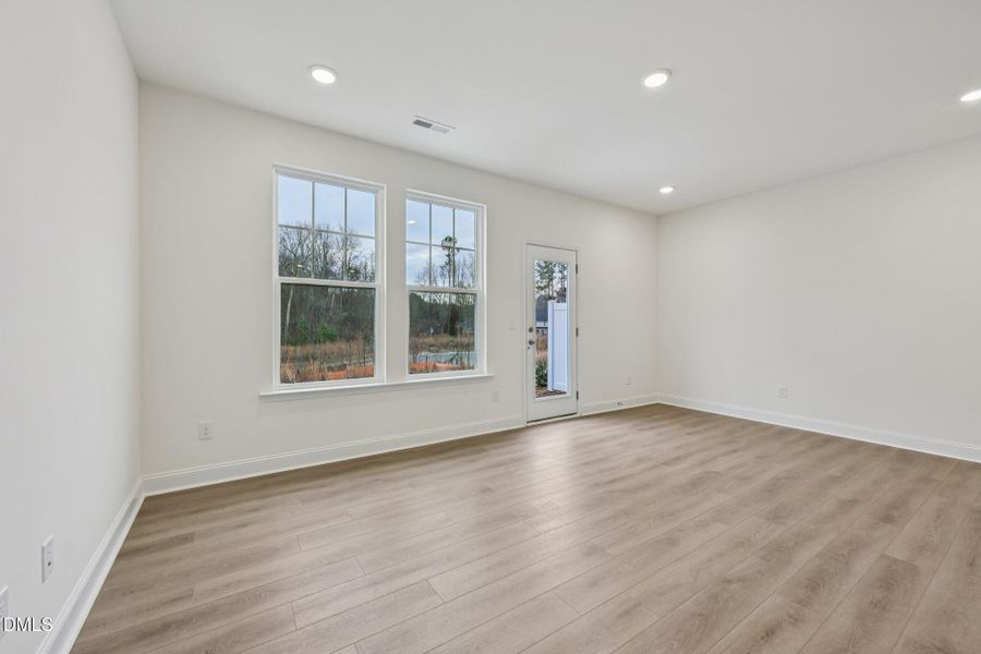 11-web-or-mls-Kensley Grv Ln-S0602-011