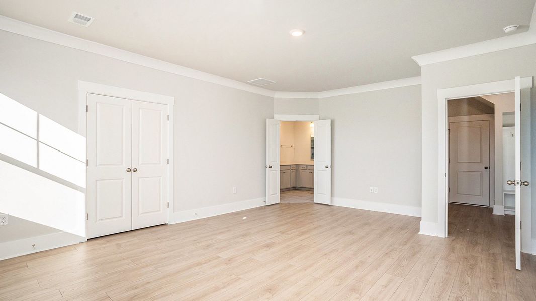 Spacious, unfurnished interior of a new home in Shell Pointe, Gilbert (Image 18).