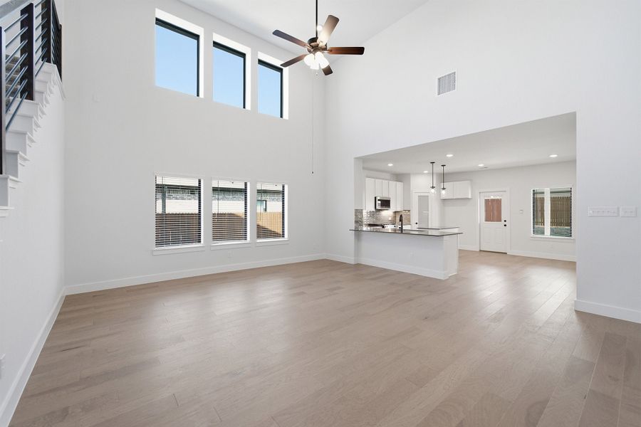 Spacious, unfurnished interior of a new home in Heartland, Crandall (Image 16).