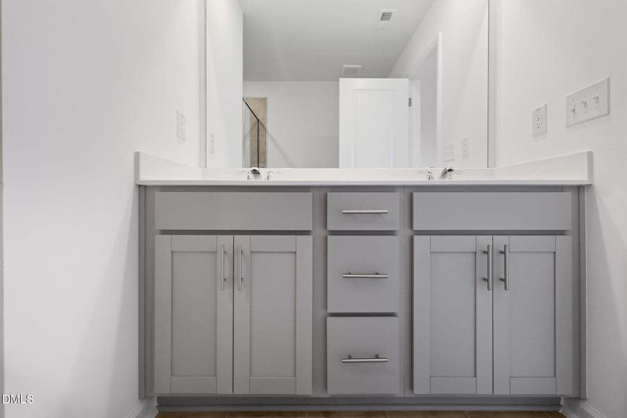 SUN_ElmGrove_Pic_Jackson_QMI_23_Owners_B SUN_ElmGrove_Pic_Jackson_QMI_23_Owners_B