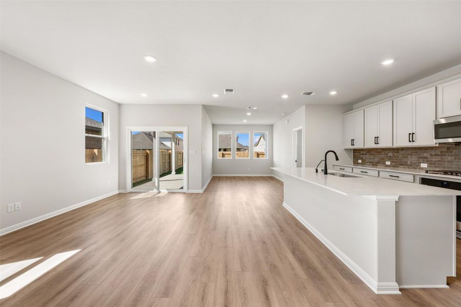 Furnished interior view inside a new home in Berry Creek Highlands, Georgetown (Image 11).