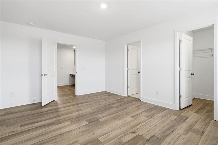 Spacious, unfurnished interior of a new home in Deer Valley, Canton (Image 19).