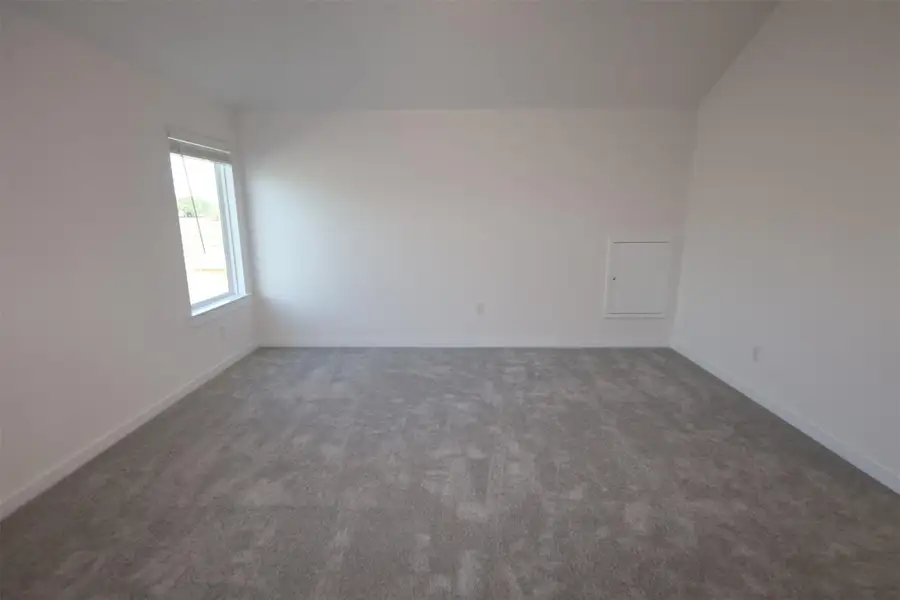 Spacious, unfurnished interior of a new home in Summerview, Fulshear (Image 11). Spacious, unfurnished interior of a new home in Summerview, Fulshear (Image 11).