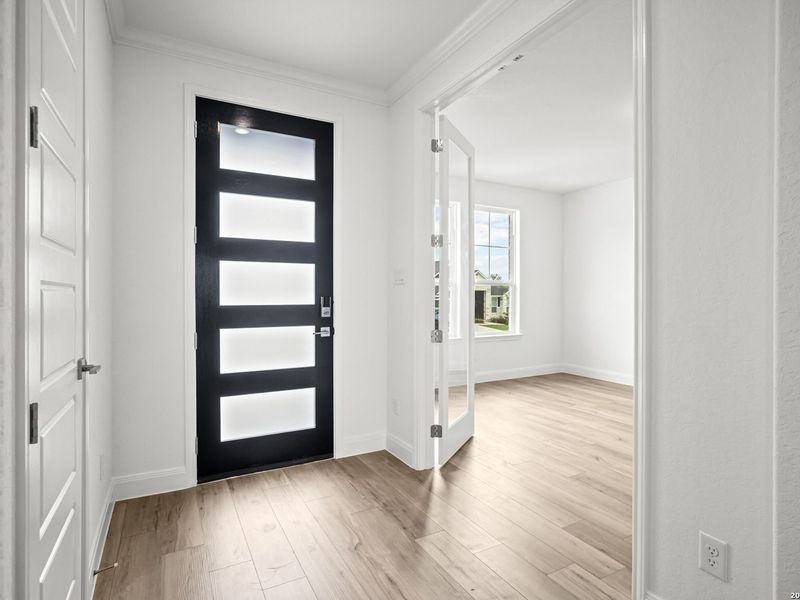 Spacious, unfurnished interior of a new home in The Reserve at Potranco Oaks, Castroville (Image 18).