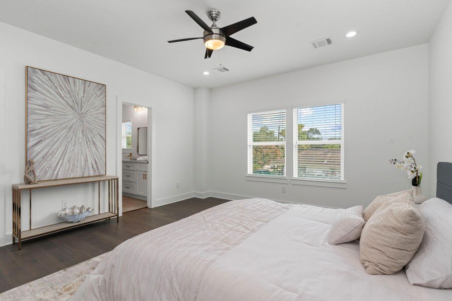 Furnished interior view inside a new home in , Houston (Image 34). Furnished interior view inside a new home in , Houston (Image 34).