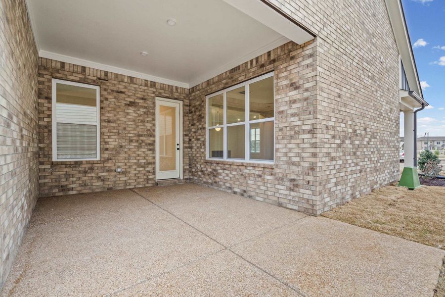 Exterior details and patio area of a home in Lockwood, Collierville (Image 3).