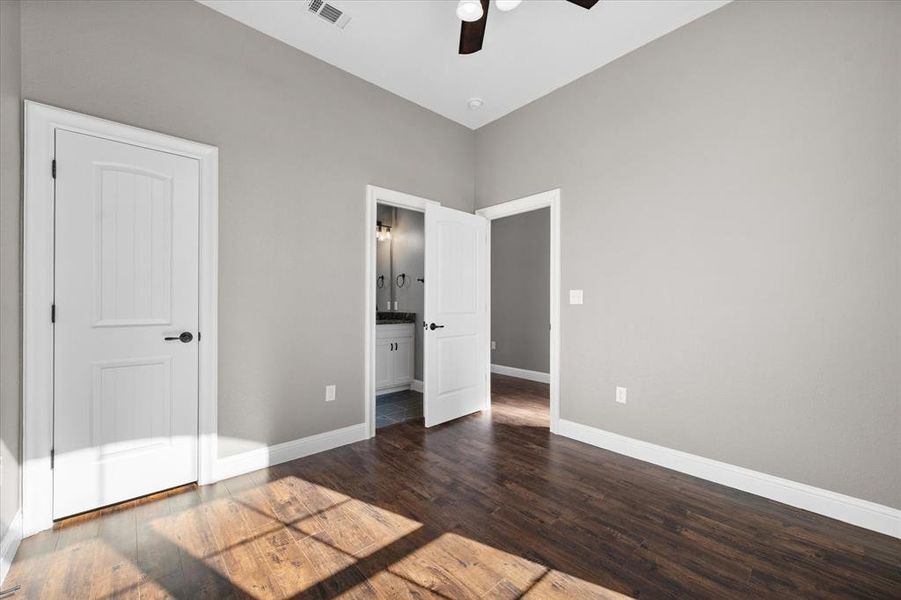 Bedroom with ensuite