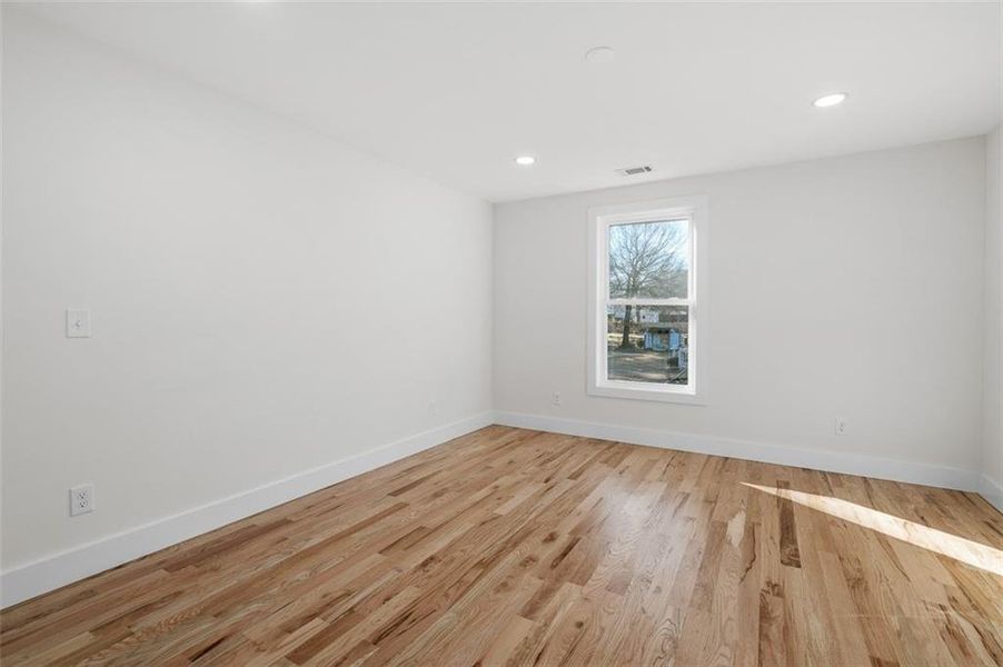 Spacious, unfurnished interior of a new home in , Snellville (Image 50).