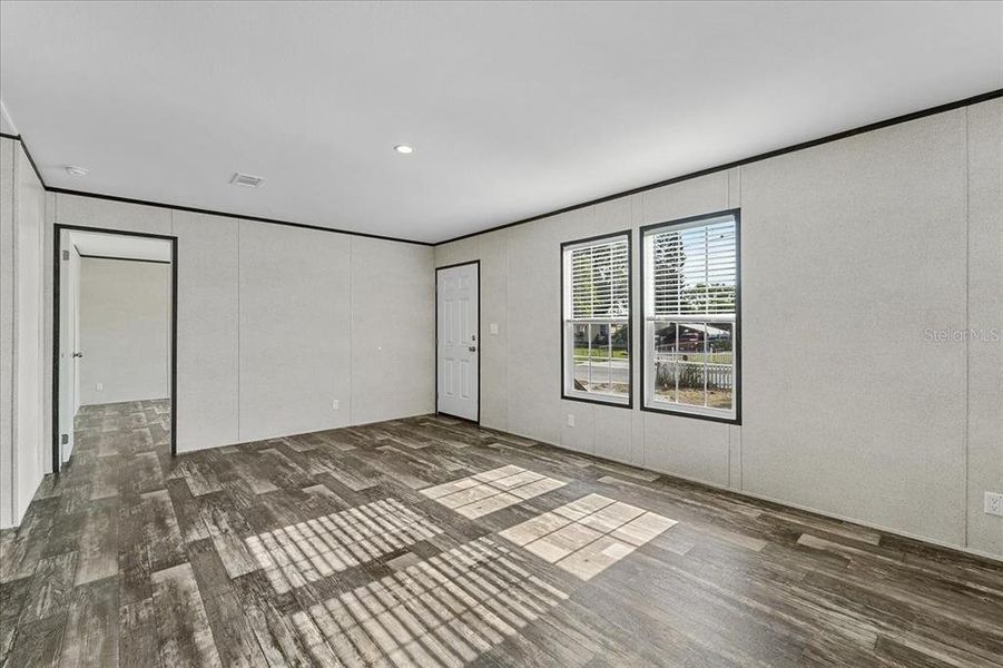 Spacious, unfurnished interior of a new home in , Holiday (Image 28).