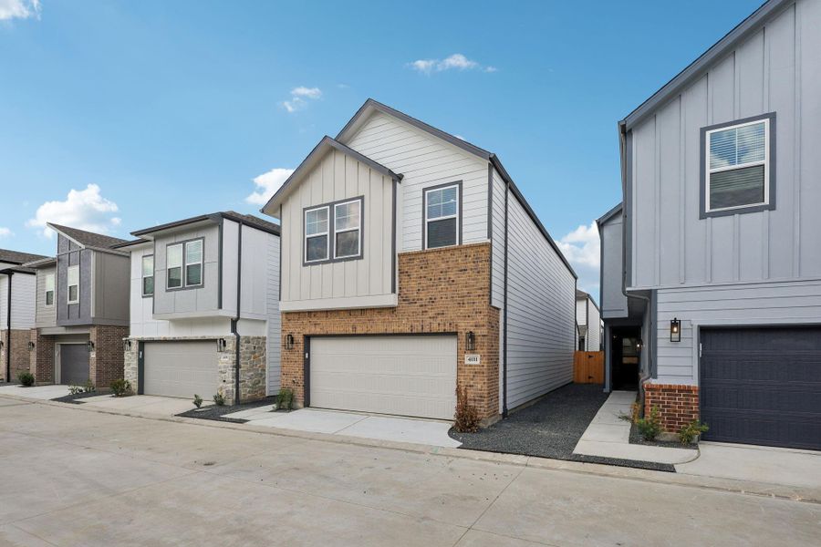 Photo is not of the actual home, but is an inspirational photo of builder’s model home and may depict options, furnishings, and/or decorator features that are not included Photo is not of the actual home, but is an inspirational photo of builder’s model home and may depict options, furnishings, and/or decorator features that are not included