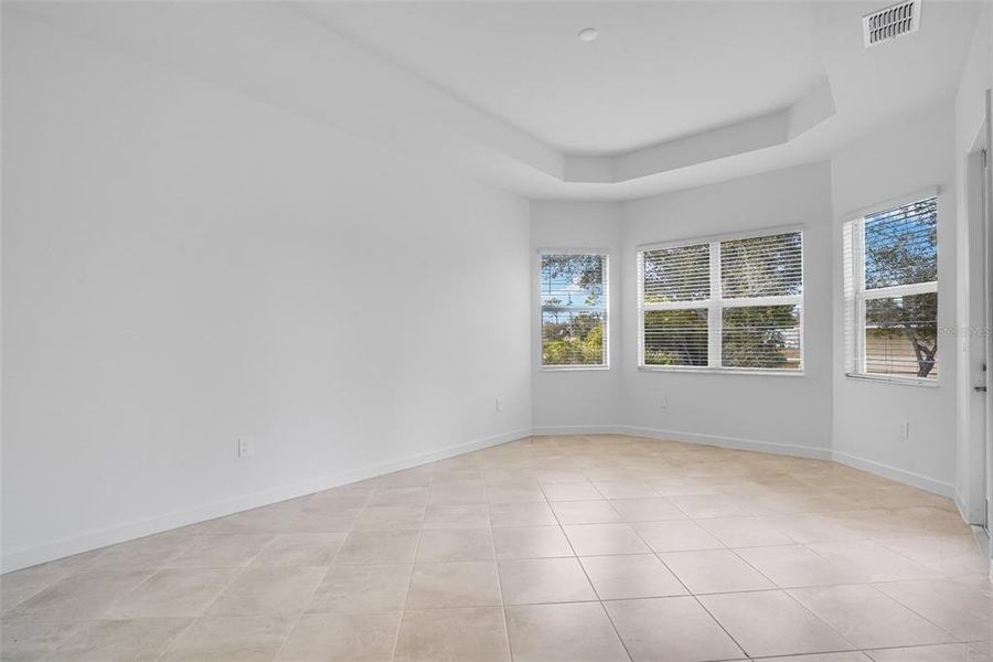 Spacious, unfurnished interior of a new home in South Gulf Cove, Port Charlotte (Image 15).