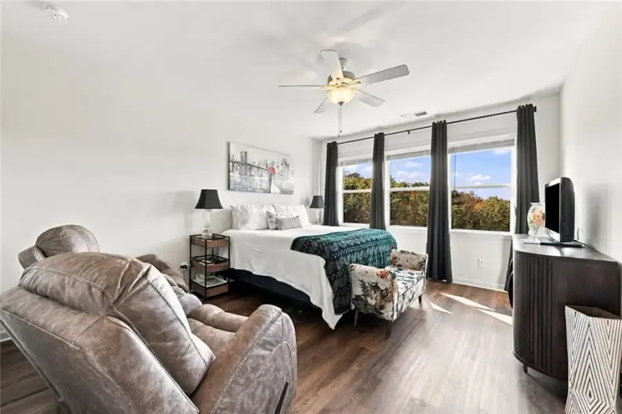 Furnished interior view inside a new home in , Jasper (Image 12).