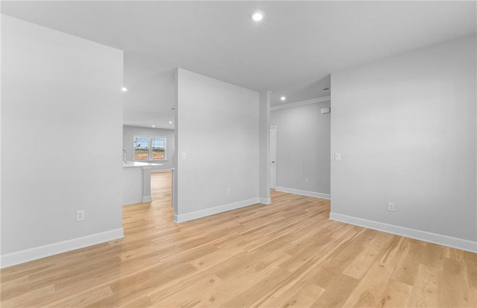 Spacious, unfurnished interior of a new home in Anderson Point, McDonough (Image 10).