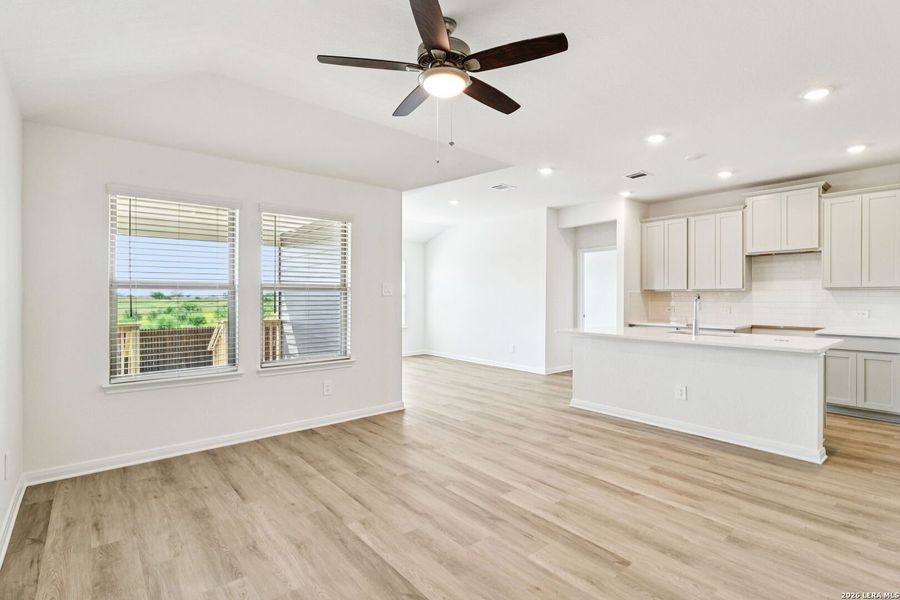 Spacious, unfurnished interior of a new home in Catalina, Converse (Image 33).