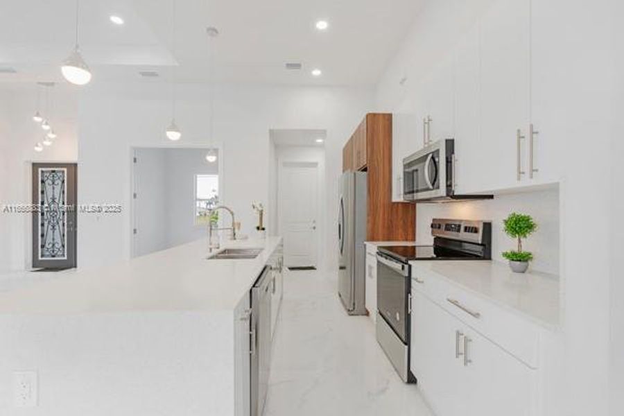 Image 34 of a home in .