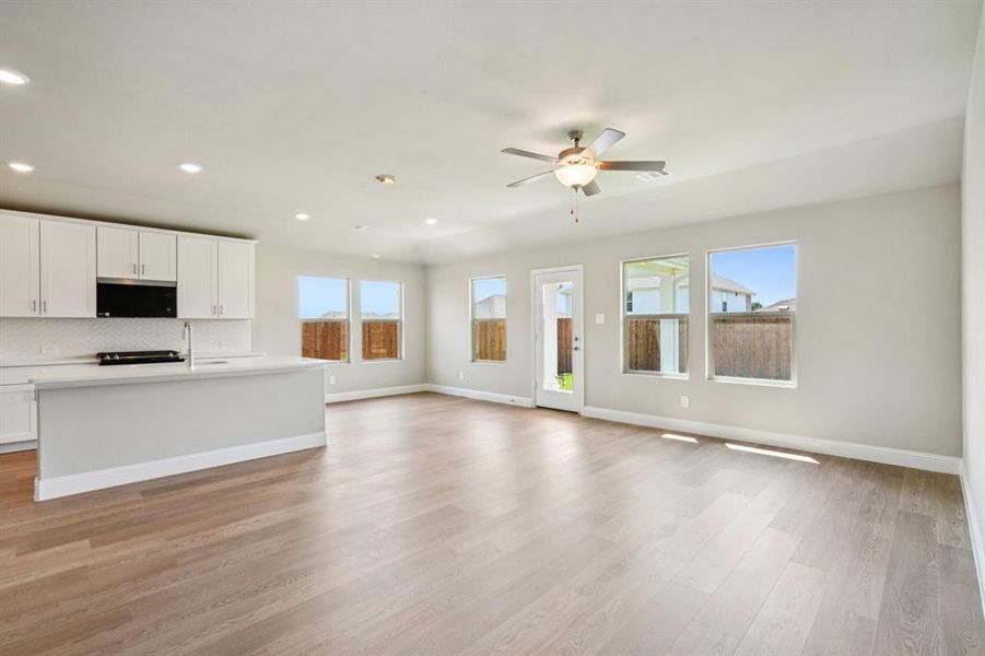 Photo is not of the actual home, but is an inspirational photo of builder’s model home and may depict options, furnishings, and/or decorator features that are not included. Photo is not of the actual home, but is an inspirational photo of builder’s model home and may depict options, furnishings, and/or decorator features that are not included.