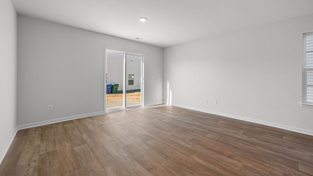 Spacious, unfurnished interior of a new home in Chandler Pointe, Rural Hall (Image 12).