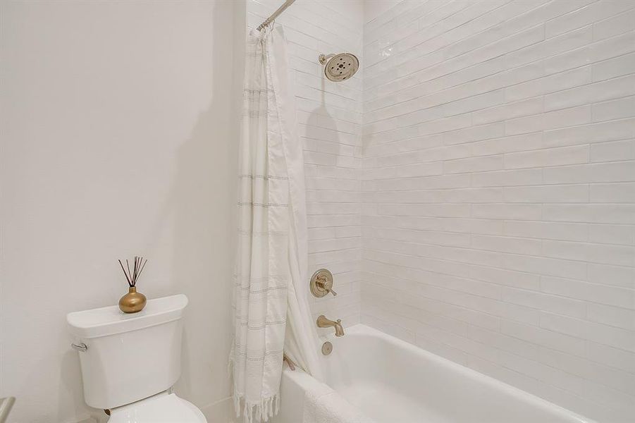 Close-up of interior finishes inside a home in , Aledo (Image 20).