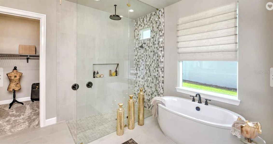 Furnished interior view inside a new home in Plantation Bay, Ormond Beach (Image 8).