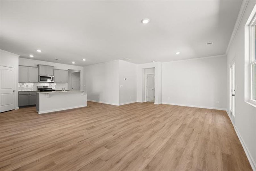 Spacious, unfurnished interior of a new home in Northwoods at Mirror Lake, Villa Rica (Image 37).