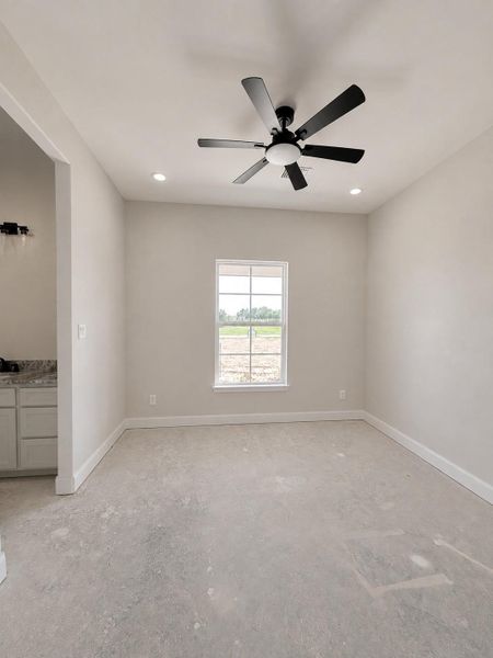 Secondary bedroom with a Jack in Jill Bathroom