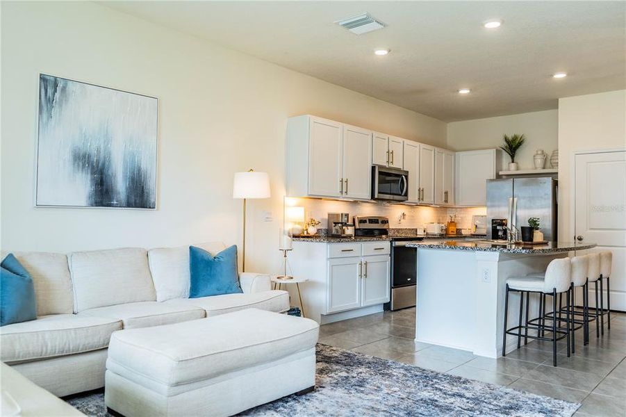 Furnished interior view inside a new home in , Plant City (Image 10).