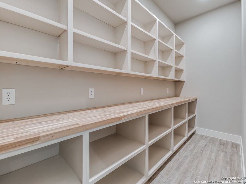 Spacious, unfurnished interior of a new home in , San Antonio (Image 20).