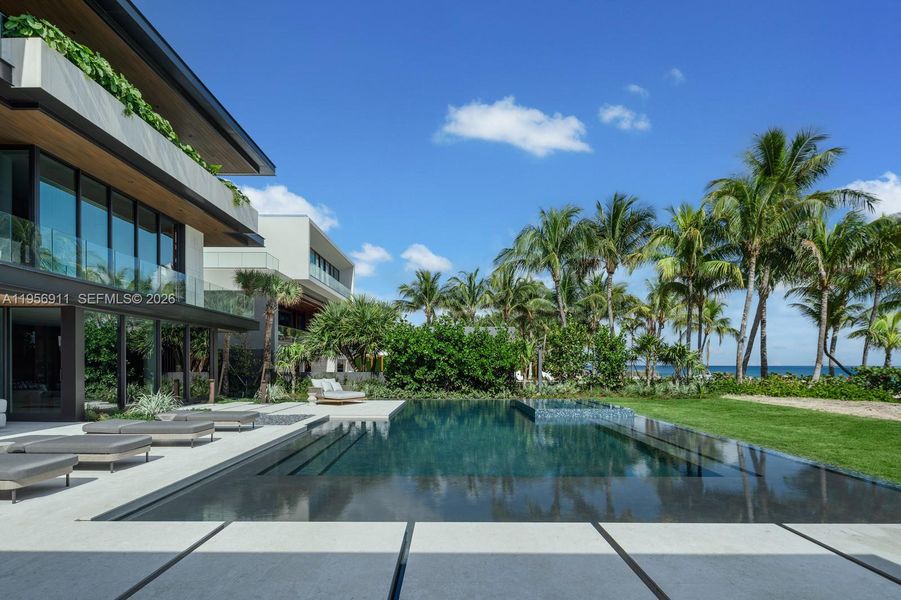 Condo located in Golden Beach, FL showcasing its design and architecture (Image 4).