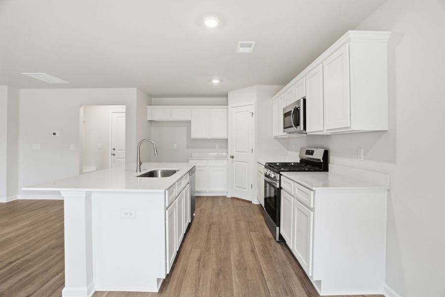 Representative furnished interior of a home built from the Beechwood by McGuinn Homes in South Welcome, Greenville (Image 10).