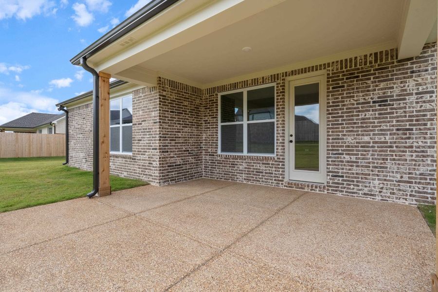Exterior details and patio area of a home in White Oak, Arlington (Image 4).