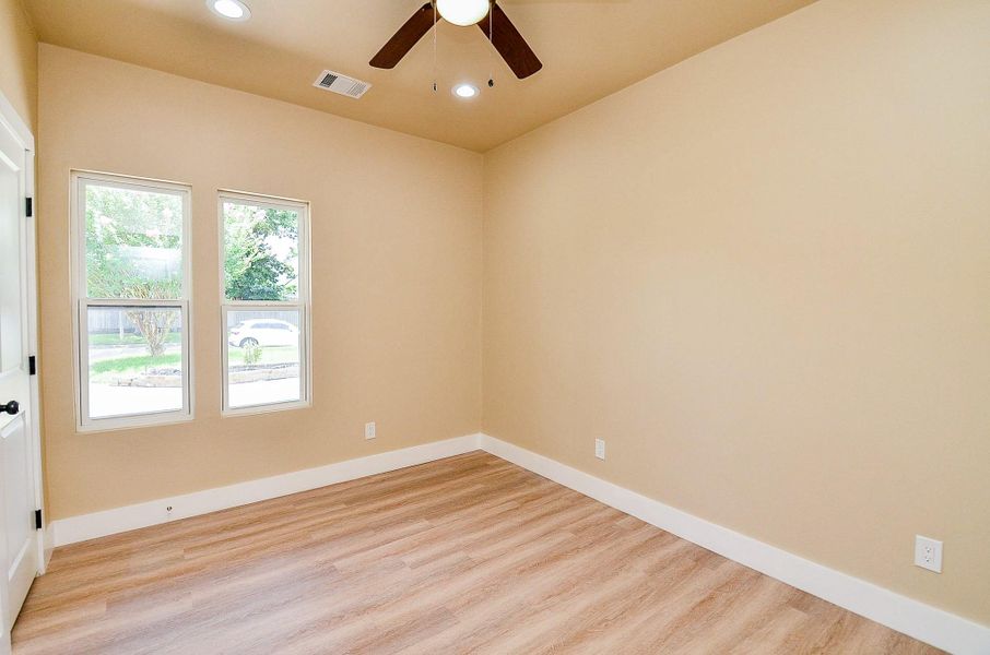 Spacious, unfurnished interior of a new home in , Sugar Land (Image 20).