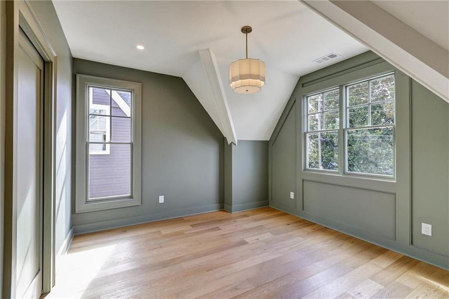 Spacious, unfurnished interior of a new home in , Gainesville (Image 21).