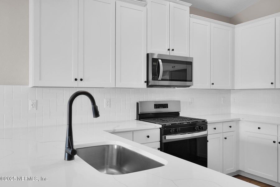 Furnished interior view inside a new home in Jennings Farm, Middleburg (Image 4). Furnished interior view inside a new home in Jennings Farm, Middleburg (Image 4).