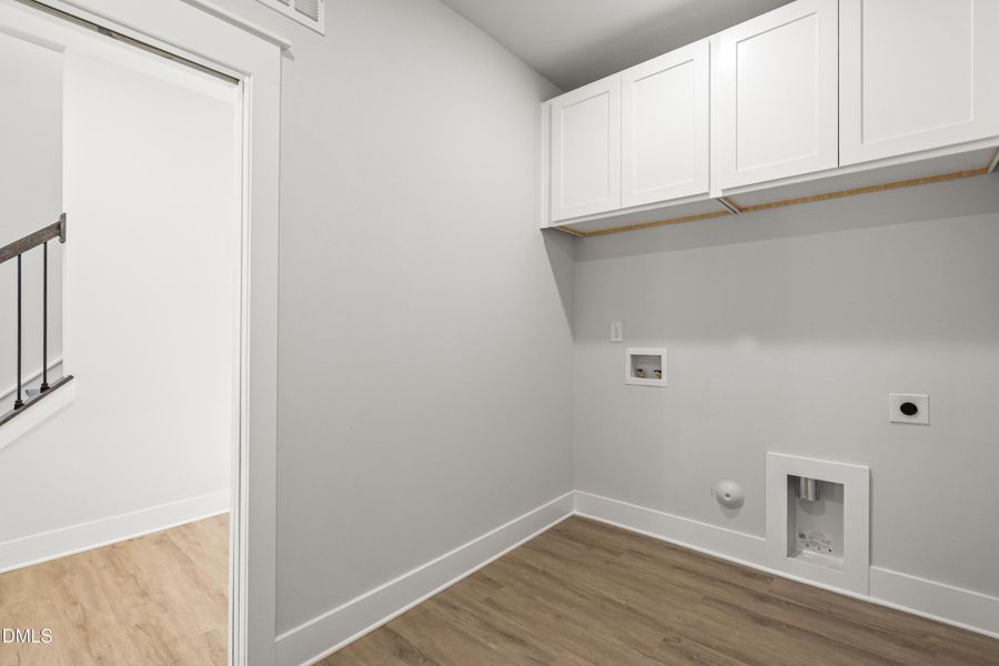 Laundry Room - DSC04469