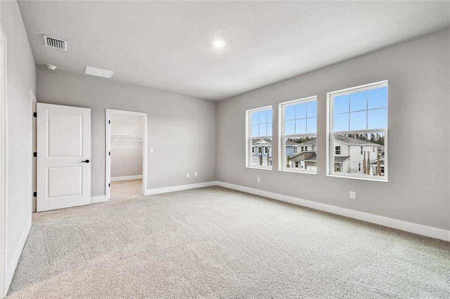 Spacious, unfurnished interior of a new home in Chapel Crossings - Garden Series, Wesley Chapel (Image 14).
