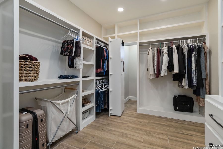 Furnished interior view inside a new home in , Boerne (Image 18).