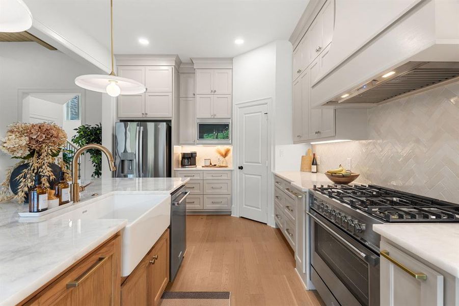 Furnished interior view inside a new home in , Tyler (Image 11).