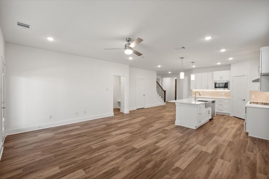 Spacious, unfurnished interior of a new home in Heritage Towne, Midlothian (Image 43).