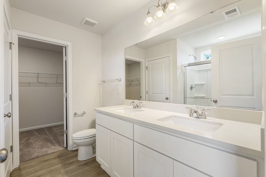 Furnished interior view inside a new home in Richmond Hill, Inman (Image 9).