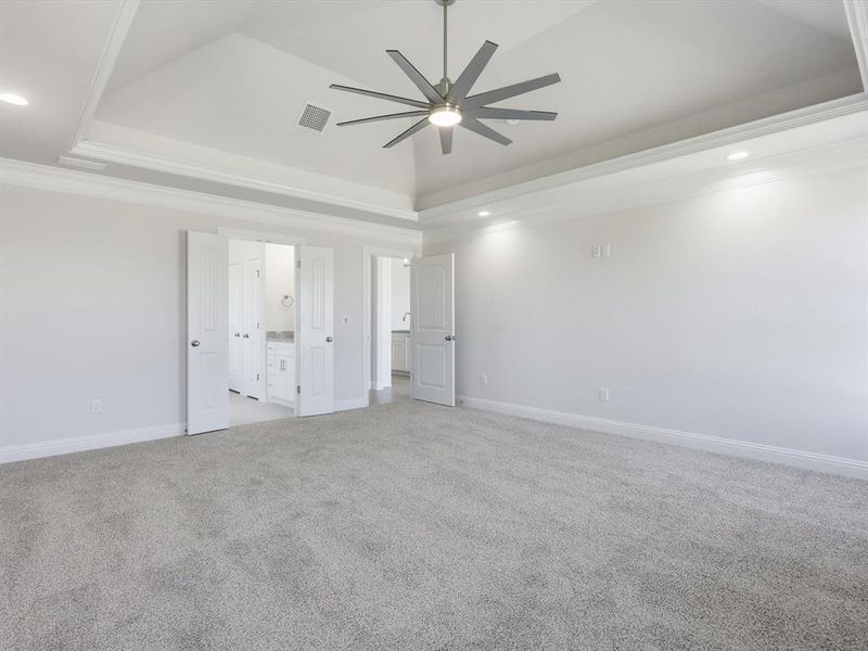 Spacious, unfurnished interior of a new home in , Weatherford (Image 36).