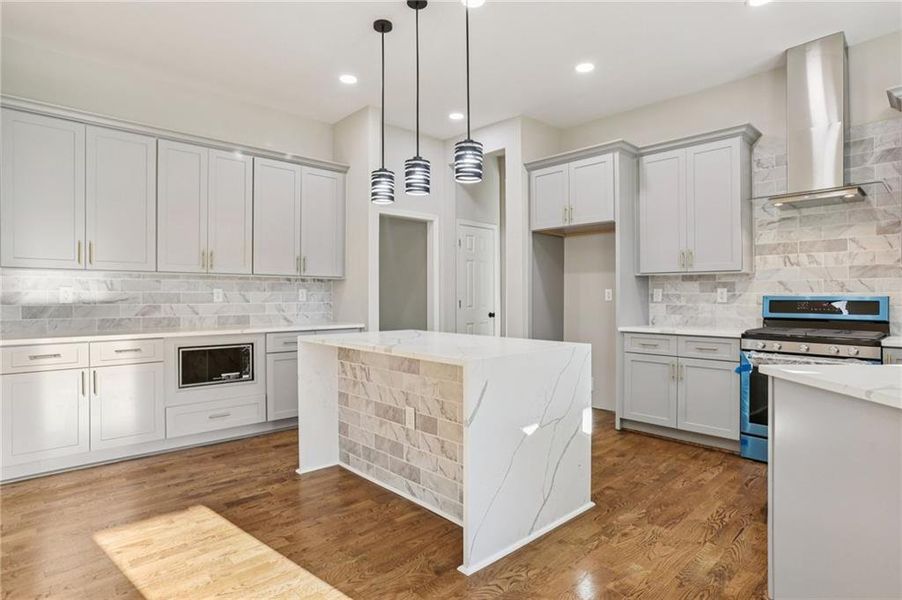 Furnished interior view inside a new home in , Lilburn (Image 9).