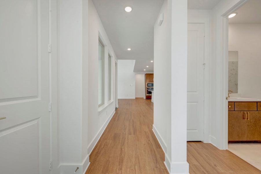 Spacious, unfurnished interior of a new home in Painted Tree, McKinney (Image 14).