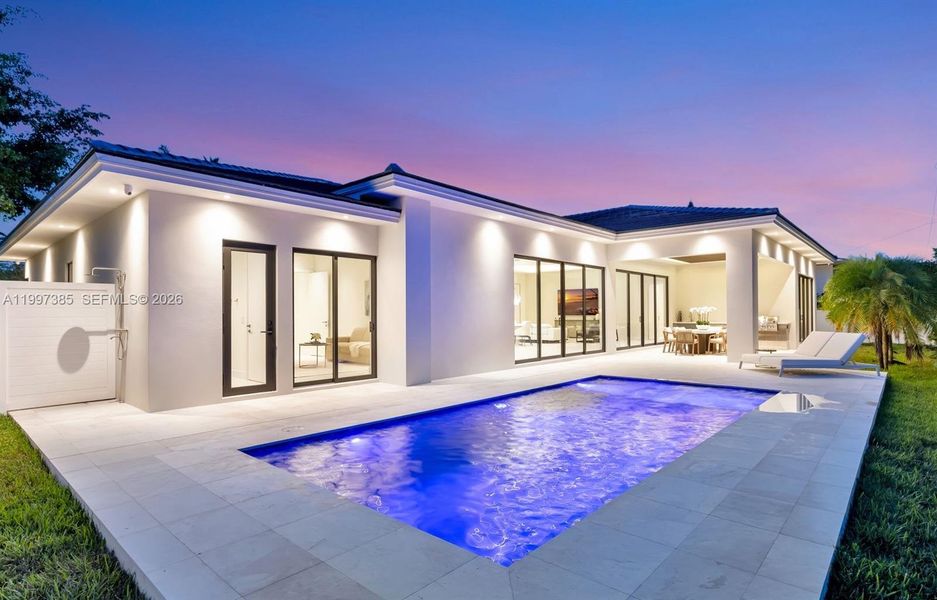 Exterior details and patio area of a home in , Fort Lauderdale (Image 24).