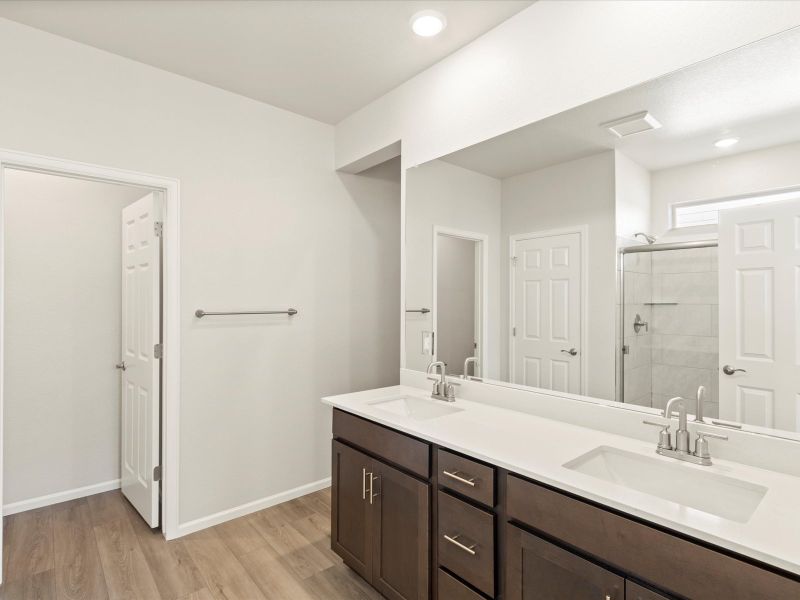 DEN_Poudre-Heights_Granby_Bathroom_1646-Rumley-Crk-Dr