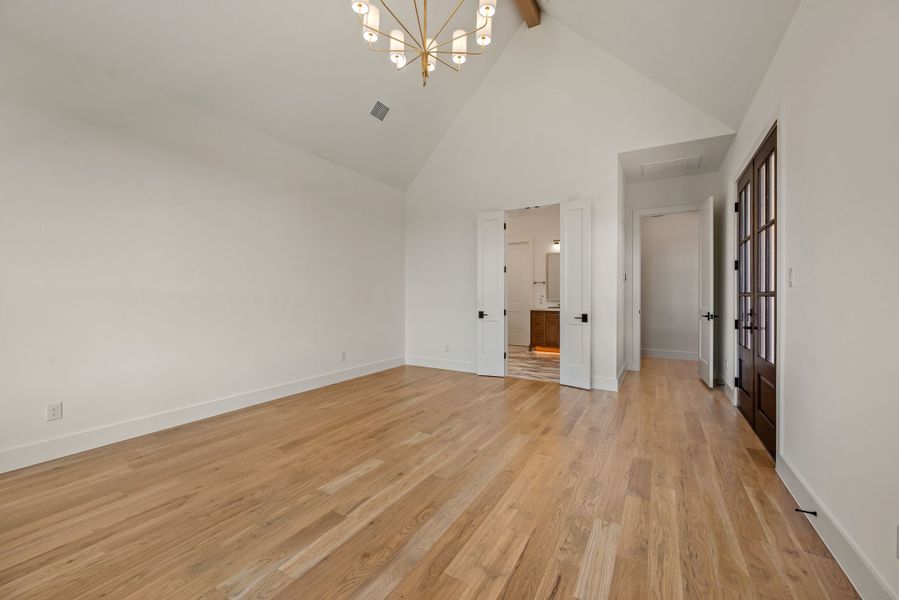 Spacious, unfurnished interior of a new home in The Resort on Eagle Mt. Lake, Fort Worth (Image 48).