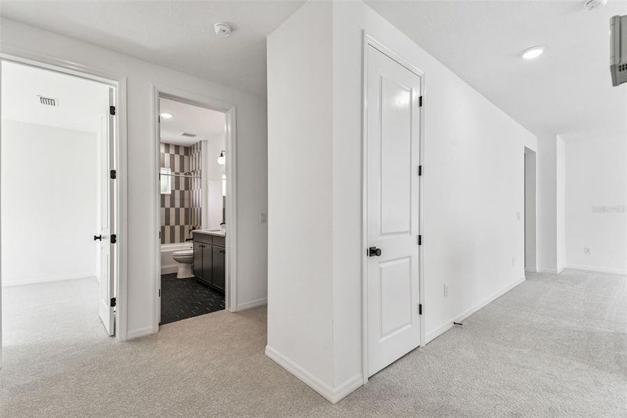 Image 66 of a home in City of Tampa.