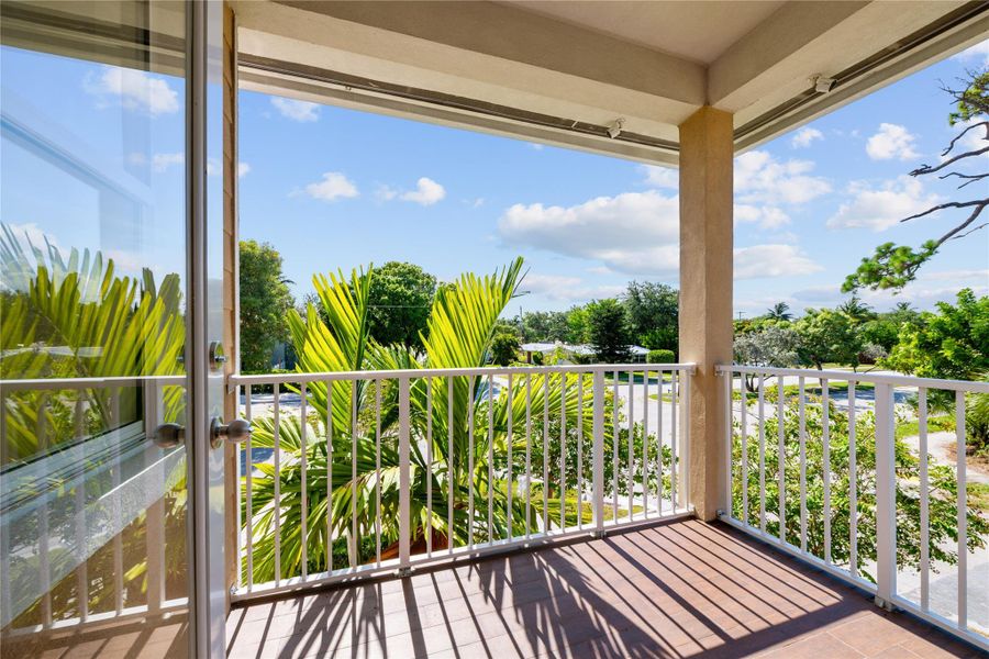 Furnished interior view inside a new home in , Fort Lauderdale (Image 5). Furnished interior view inside a new home in , Fort Lauderdale (Image 5).