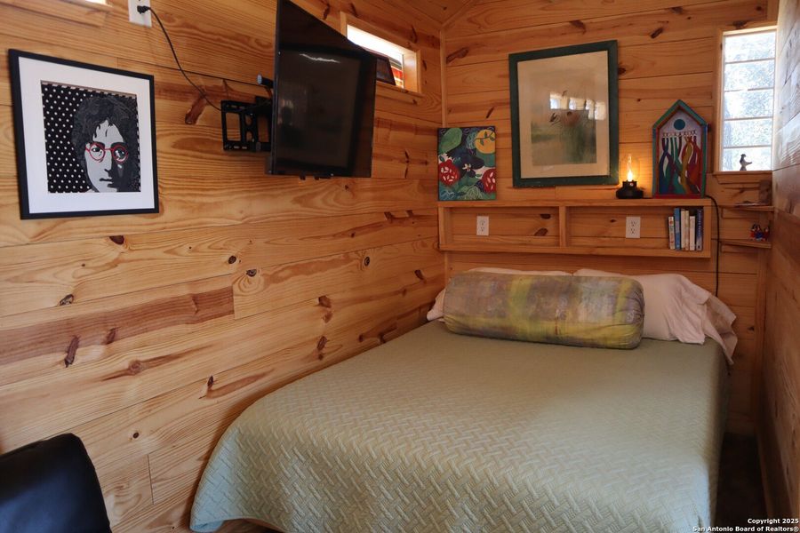 Furnished interior view inside a new home in , Bandera (Image 3).