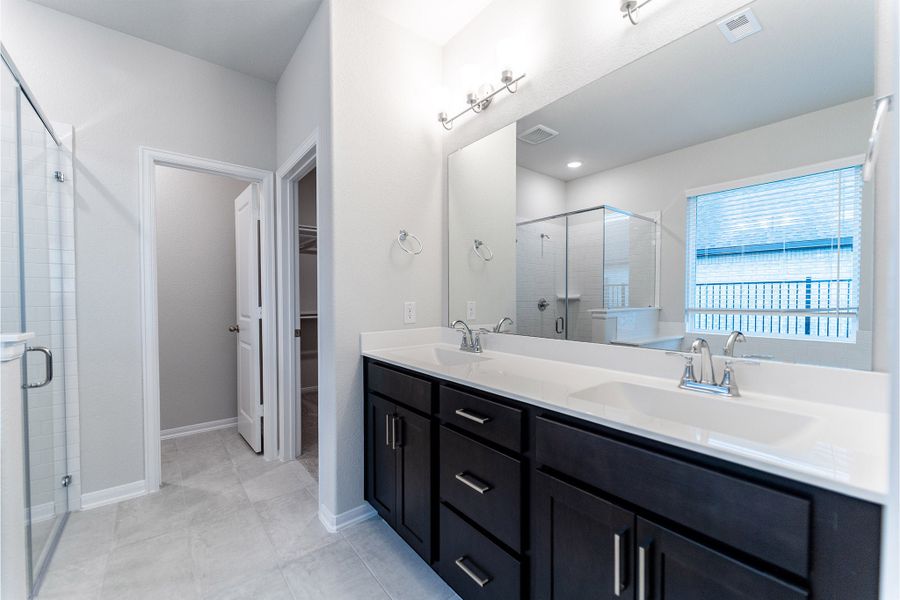 Furnished interior view inside a new home in Canterra Creek, Rosharon (Image 8).