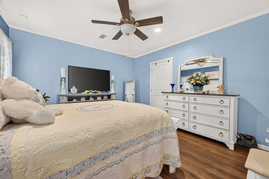 Furnished interior view inside a new home in , Willis (Image 31).